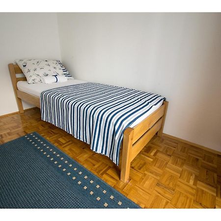 Apartments Troselj Starigrad Paklenica Exterior photo