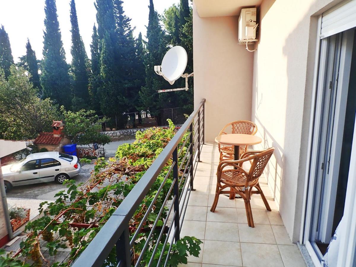 Apartments Troselj Starigrad Paklenica Exterior photo